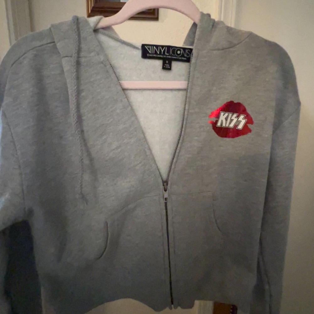 Vinyl Icons  | Gray Kiss Hoodie NWOT